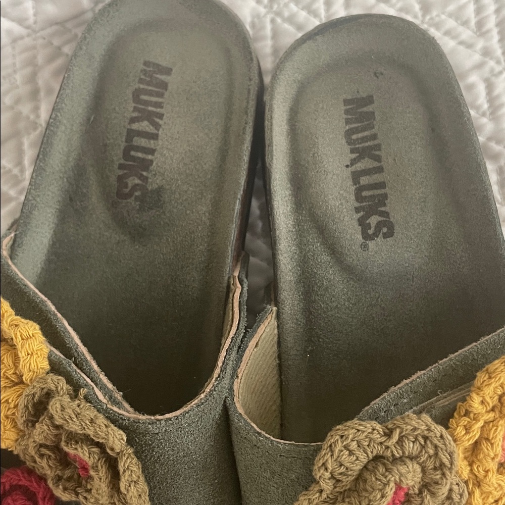 Muk Luks Women’s Sandals‎ Slip on Adjustable Width Knit Flowers Size 9 - Picture 3 of 8